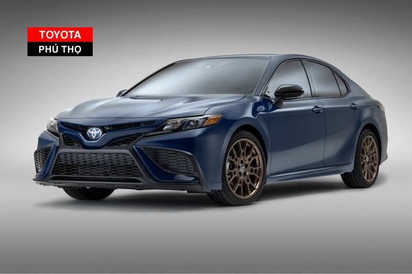 Toyota Camry 2023 sở hữu “bộ cánh” mang đậm chất thể thao