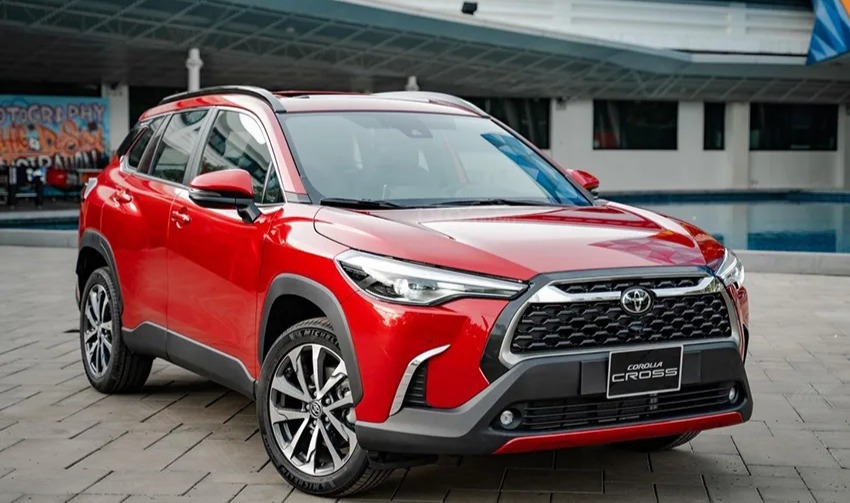 Tổng Hợp Các Dòng Xe Toyota 5 Chỗ Gầm Cao & Giá Bán