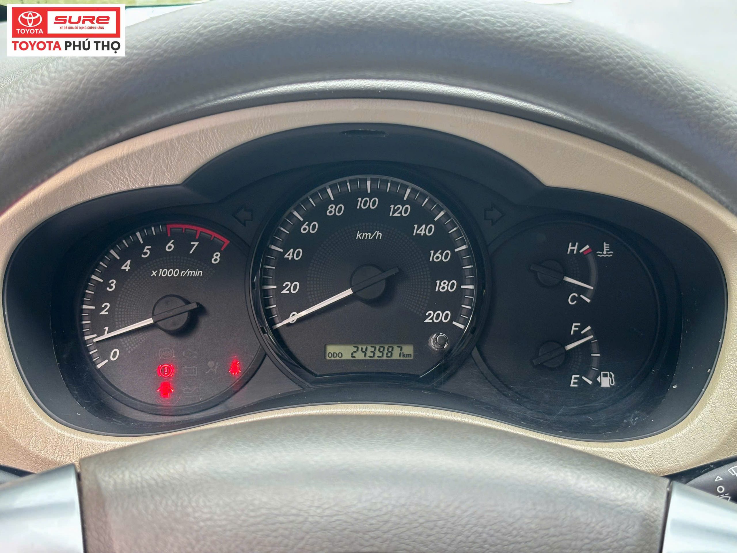 TOYOTA INNOVA 2.0E - 2014