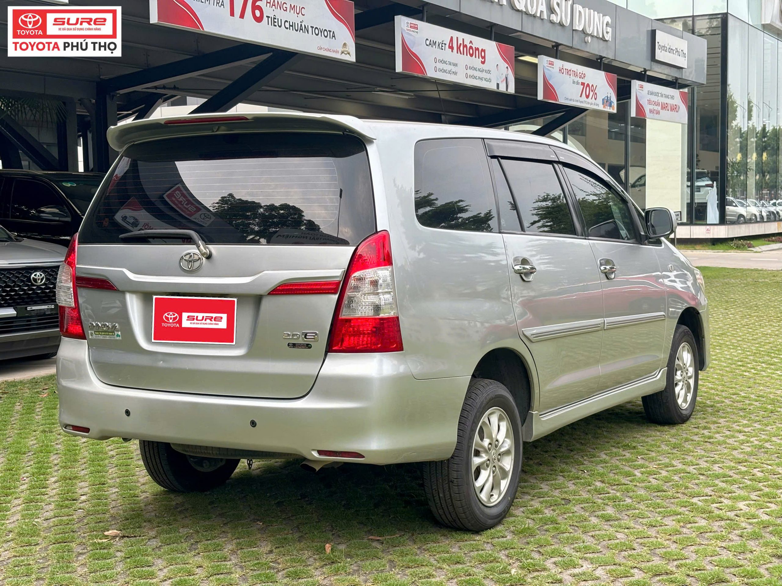 TOYOTA INNOVA 2.0E - 2014