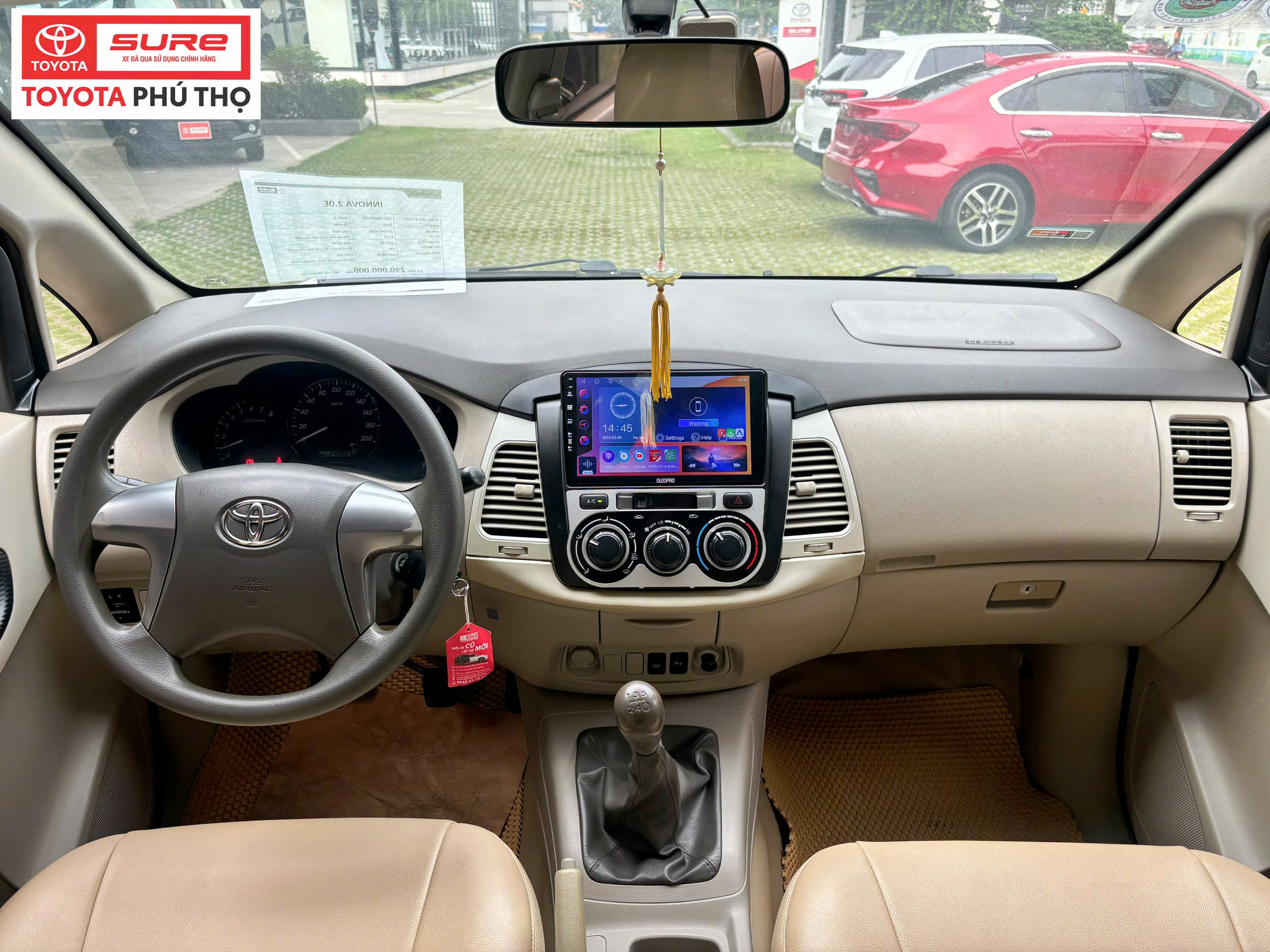 TOYOTA INNOVA 2.0E - 2014