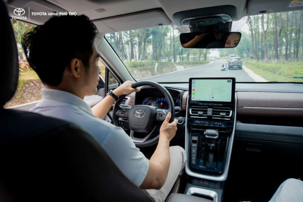 Toyota Phu Tho - dia chi trai nghiem mau xe 7 cho cho gia dinh hien dai.