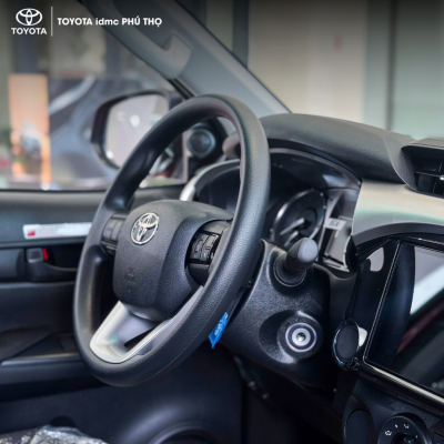 Noi-that-tien-nghi-cao-cap-cua-xe-ban-tai-Toyota-Hilux-Phu-Tho.