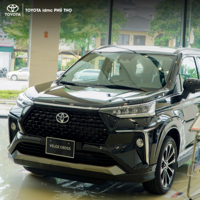 Toàn cảnh xe MPV 7 chỗ Toyota Veloz Cross 2025 tại Phú Thọ với thiết kế thể thao, hiện đại.