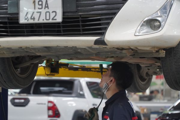 Kiem tra gam xe trong goi Uu Dai Dich Vu Toyota Thang 7/2025
