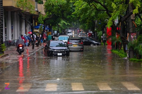 Mẹo lái xe an toàn mùa mưa bão cùng Toyota Sure Phú Thọ