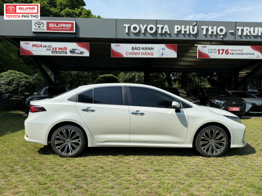 BÁN XE ĐỂ NÂNG CẤP 3 TOYOTA COROLLA ALTIS 1.8V - 2022