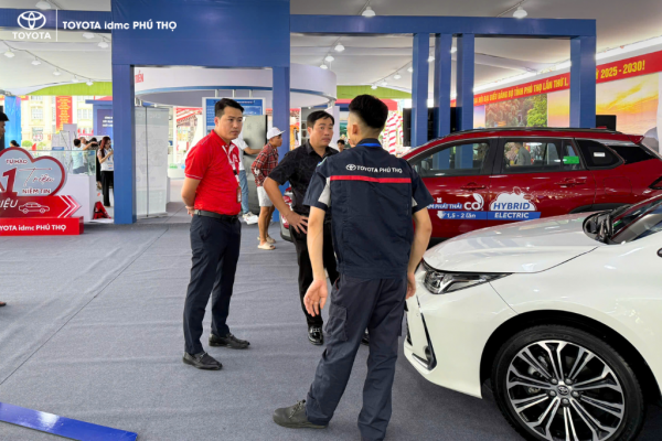 Không gian hoành tráng của Sự kiện trưng bày xe Toyota Phú Thọ tại Quảng trường Hùng Vương.