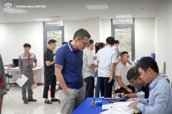 Toàn thể CBNV Toyota Phú Thọ tham gia chương trình khám sức khỏe định kỳ tại Toyota Phú Thọ năm 2025