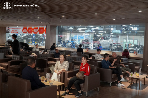 Phòng chờ Toyota Phú Thọ thơm mùi cà phê