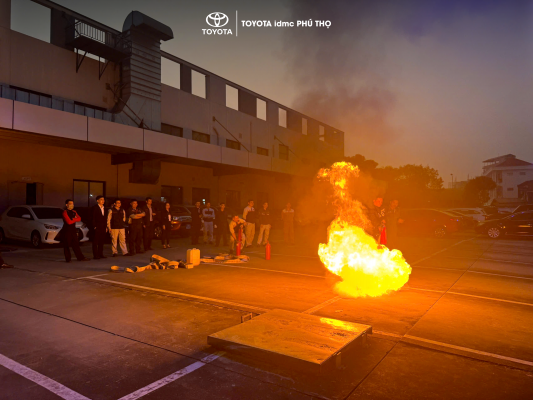🚒 DIỄN TẬP PHÒNG CHÁY CHỮA CHÁY TẠI TOYOTA PHÚ THỌ – NÂNG CAO Ý THỨC AN TOÀN LAO ĐỘNG 🔥 2 Cán bộ nhân viên tham gia diễn tập phòng cháy chữa cháy tại Toyota Phú Thọ