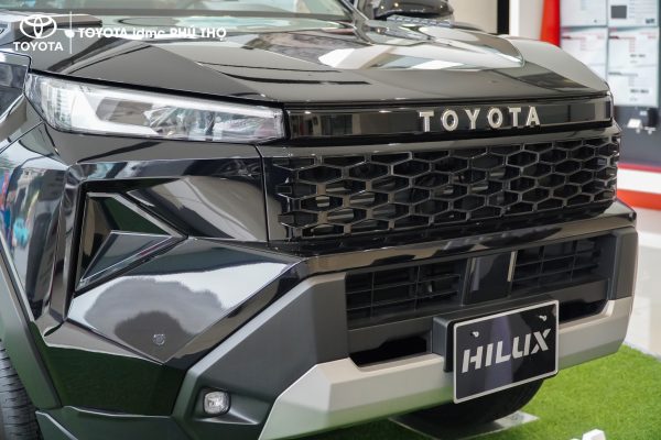 All New Hilux 2026 – Vạn dặm bứt phá, cú hích mới của Toyota tại Việt Nam 3 Ngoại thất All New Hilux 2026 thiết kế mạnh mẽ và hiện đại