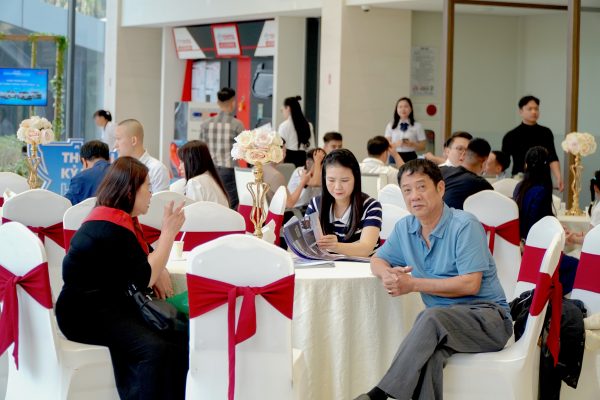 Sự kiện trải nghiệm Toyota Hybrid tại Toyota Phú Thọ – Ấn tượng với công nghệ xanh hiện đại 3 DSC02777 - Toyota Phú Thọ