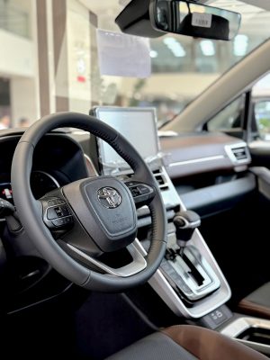 TOYOTA INNOVA CROSS – VỮNG LỰA CHỌN, CHỞ TRỌN YÊU THƯƠNG TRÊN MỌI HÀNH TRÌNH 3 noi that toyota innova cross rong rai tien nghi