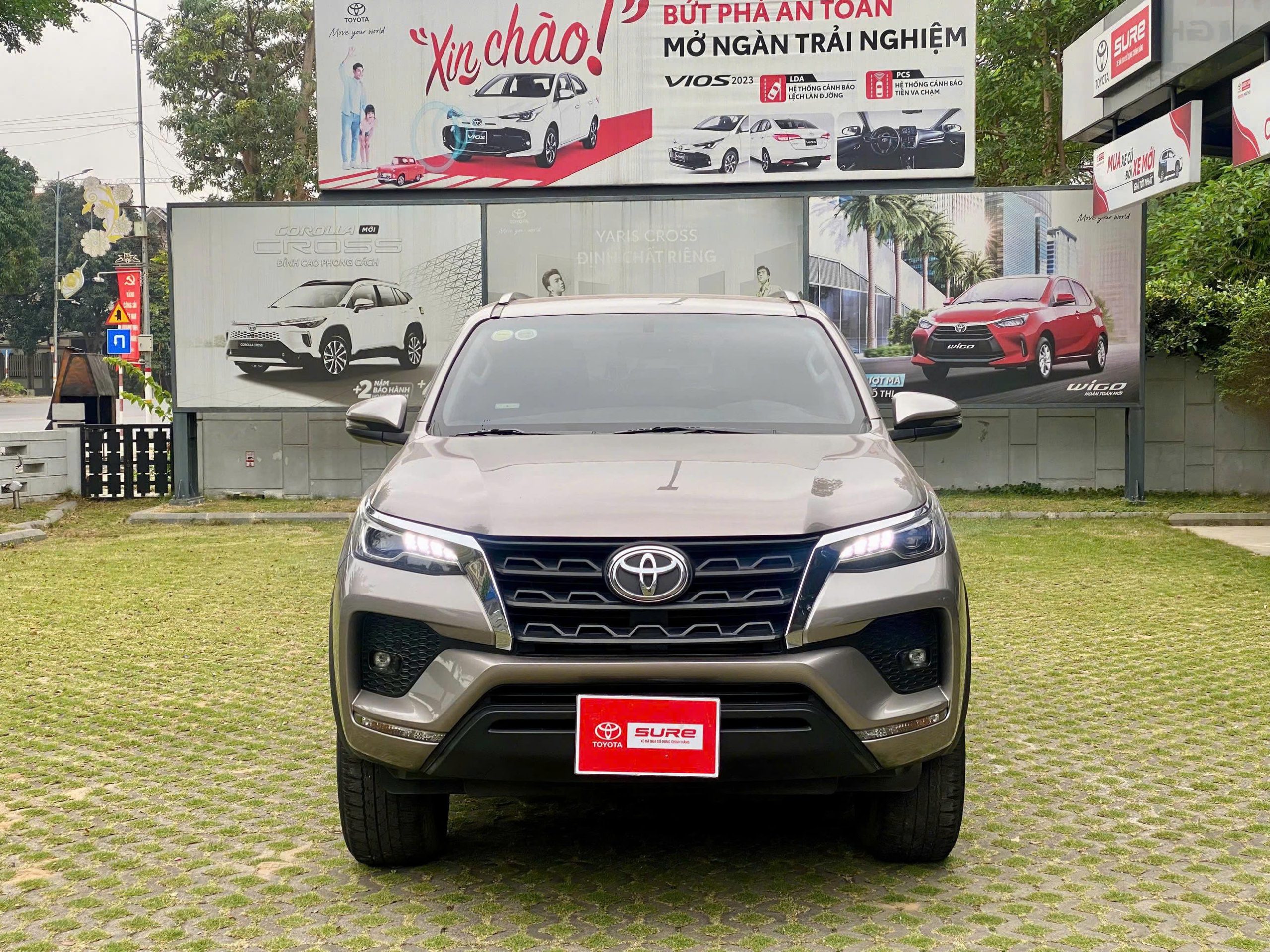 TOYOTA FORTUNER 2.4AT 4x2 - 2020 (đã bán) 3 z7751327719104 b684629a566262e8c2f2361e1dec064d scaled - Toyota Phú Thọ