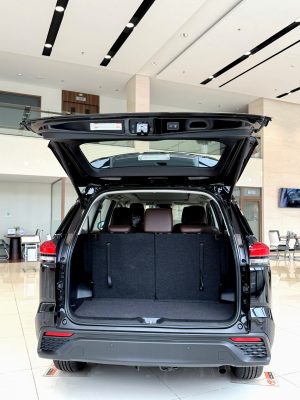 TOYOTA INNOVA CROSS 10 NĂM ĐỒNG HÀNH – TRỌN VẸN HÀNH TRÌNH CÙNG CON 2 Nội thất Toyota Innova Cross rộng rãi tiện nghi