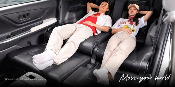 Toyota Veloz Cross có gì đặc biệt? Khám phá Sofa Mode – Biến khoang xe thành không gian nghỉ ngơi thoải mái 1 Toyota Veloz Cross với Sofa Mode tạo không gian nghỉ ngơi rộng rãi cho cả gia đình tại Toyota Phú Thọ.